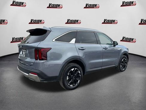 Certified 2025 Kia Sorento S w/ Panoramic Sunroof Package image 5