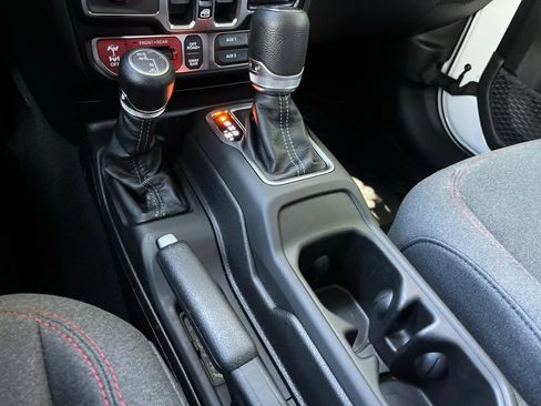 Used 2026 Jeep Wrangler Unlimited Rubicon AWD/4WD image 42