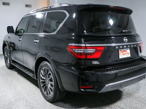 Used 2021 Nissan Armada Platinum w/ Captain's Chairs Package AWD/4WD image 9