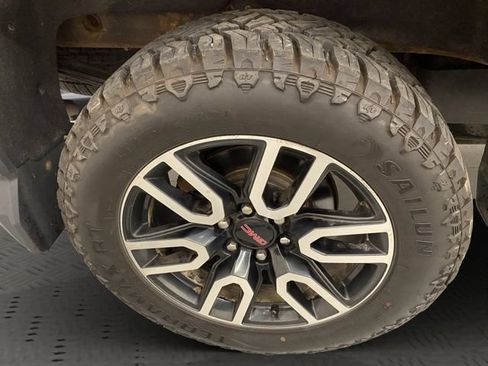 Used 2022 GMC Sierra 1500 AT4 w/ AT4 Premium Package AWD/4WD image 39