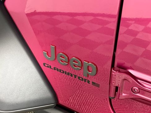 Certified 2024 Jeep Gladiator Rubicon w/ Convenience Group image 24