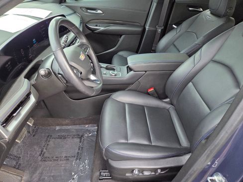 Used 2024 Cadillac XT4 Sport w/ Cold Weather Package FWD image 10