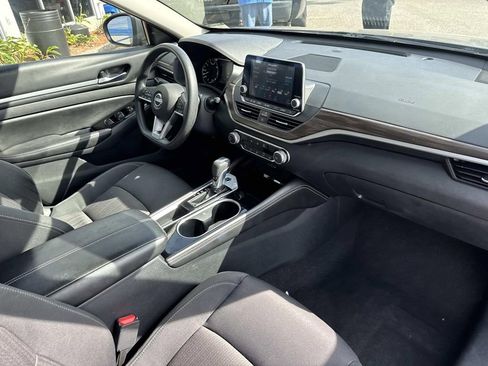 Used 2023 Nissan Altima 2.5 SV image 13