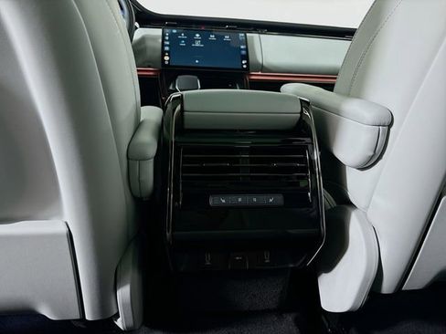 New 2026 Land Rover Range Rover Sport SE image 24