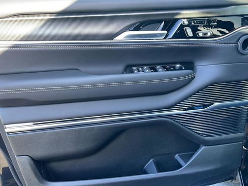 New 2026 Jeep Grand Wagoneer Summit AWD/4WD image 11