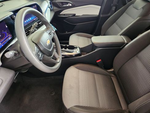 Used 2024 Chevrolet Trax LT image 12