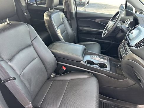 Certified 2025 Honda Ridgeline RTL image 23