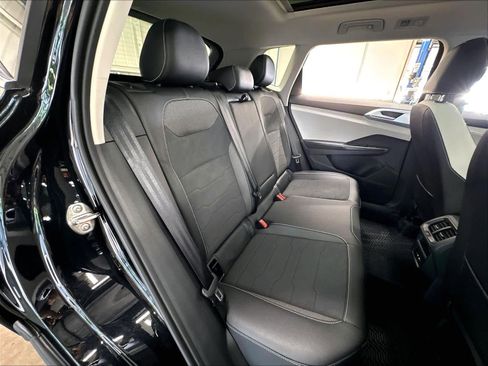 New 2026 Volkswagen Taos SE AWD/4WD image 10