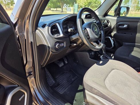 Used 2021 Jeep Renegade Latitude w/ Sun & Sound Group AWD/4WD image 13