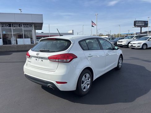 Used 2017 Kia Forte LX FWD image 6