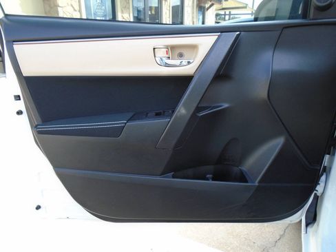 Used 2014 Toyota Corolla LE FWD image 23