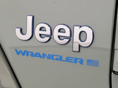 Used 2023 Jeep Wrangler Unlimited Sahara AWD/4WD image 8