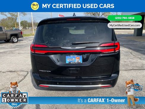 Used 2024 Chrysler Pacifica Touring-L FWD image 6