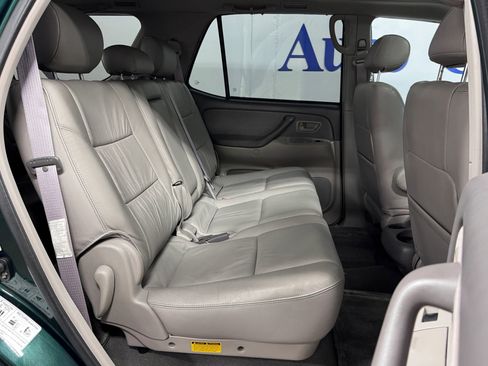 Used 2002 Toyota Sequoia SR5 AWD/4WD image 16