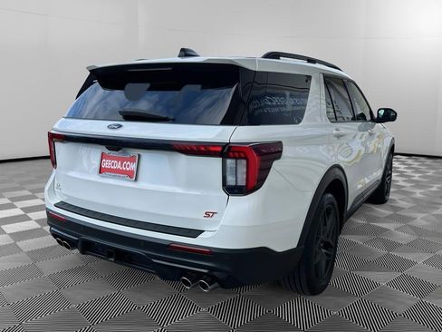 Used 2025 Ford Explorer ST AWD/4WD image 4
