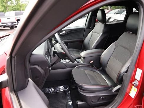 Used 2023 Ford Escape ST-Line w/ Tech Pack #1 FWD image 9