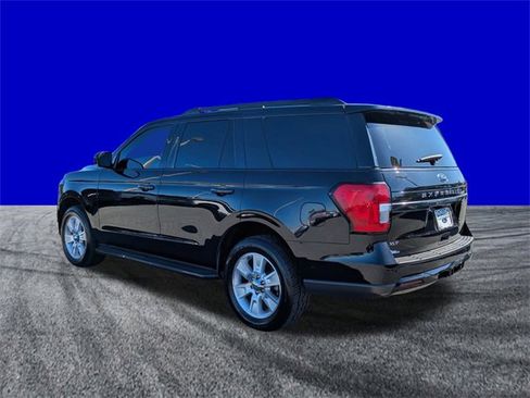 Certified 2023 Ford Expedition XLT image 6