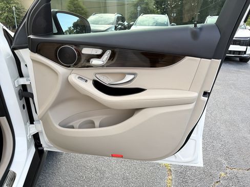 Used 2022 Mercedes-Benz GLC 300 image 14