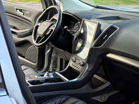 Used 2023 Ford Edge Titanium w/ Cold Weather Package image 36
