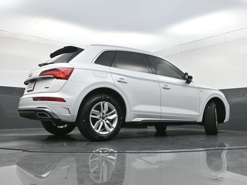 Used 2023 Audi Q5 2.0T Premium w/ Convenience Package AWD/4WD image 31