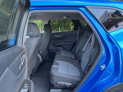 Used 2025 Chevrolet Blazer LT FWD image 27