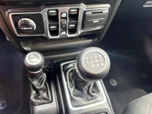 Used 2021 Jeep Wrangler Unlimited Sport AWD/4WD image 14