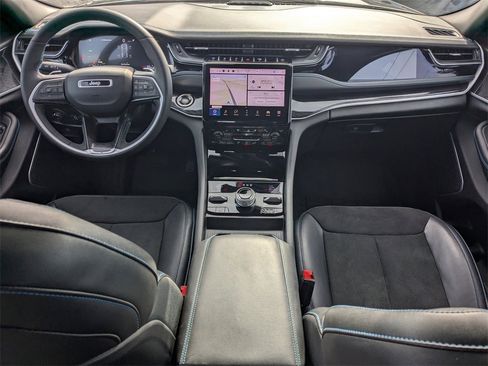 Used 2024 Jeep Grand Cherokee Trailhawk w/ Luxury Tech Group III image 16