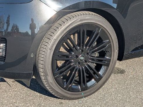 Used 2023 Land Rover Range Rover SE image 9