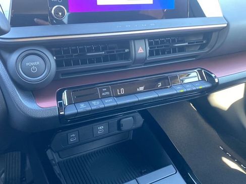 New 2026 Toyota Prius SE image 22