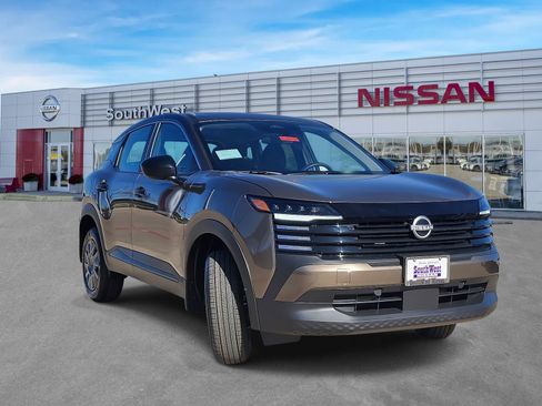 New 2026 Nissan Kicks S image 4