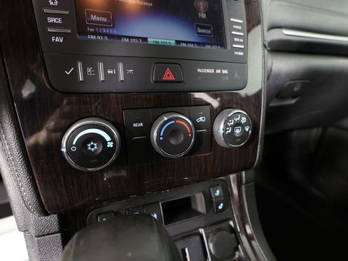 Used 2015 Chevrolet Traverse LT w/ Style and Technology Package image 37