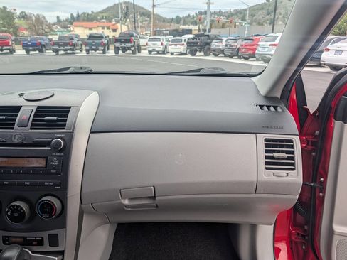 Used 2011 Toyota Corolla LE image 20