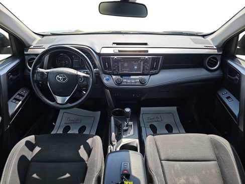 Used 2018 Toyota RAV4 XLE image 9