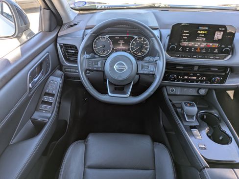 Used 2021 Nissan Rogue SL w/ Premium Package image 17