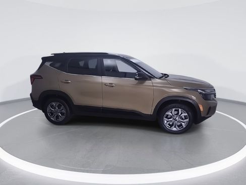 Used 2024 Kia Seltos S AWD/4WD image 9