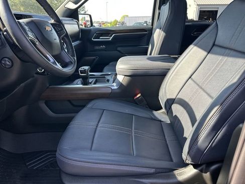 Certified 2025 Chevrolet Silverado 1500 High Country w/ Technology Package image 9