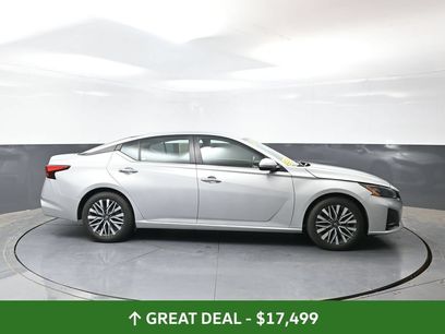 Used 2023 Nissan Altima 2.5 SV