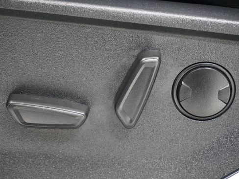 Used 2023 Ford F350 Lariat w/ Chrome Package image 18