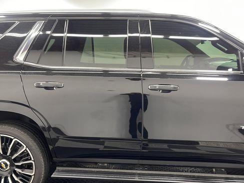 Used 2025 Chevrolet Tahoe High Country AWD/4WD image 20