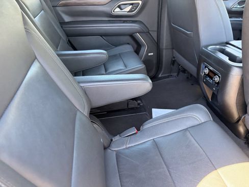 Used 2022 Chevrolet Tahoe Z71 w/ Luxury Package AWD/4WD image 14