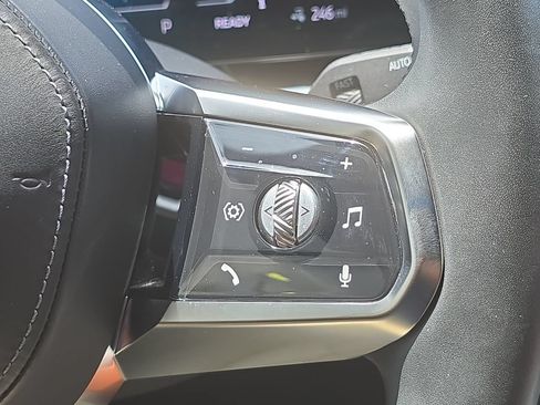 Certified 2023 BMW i7 xDrive60 AWD/4WD image 11
