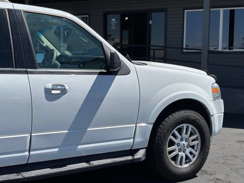 Used 2011 Ford Expedition XLT w/ Leather Seating Pkg AWD/4WD image 4