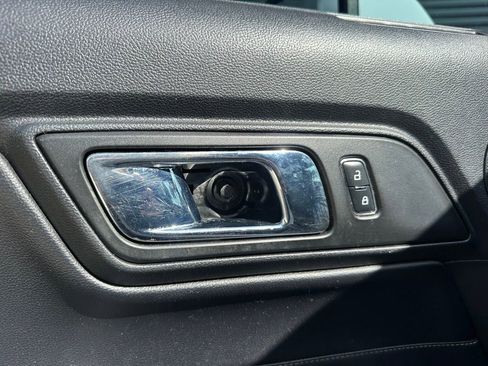 Used 2017 Ford Mustang Premium image 20