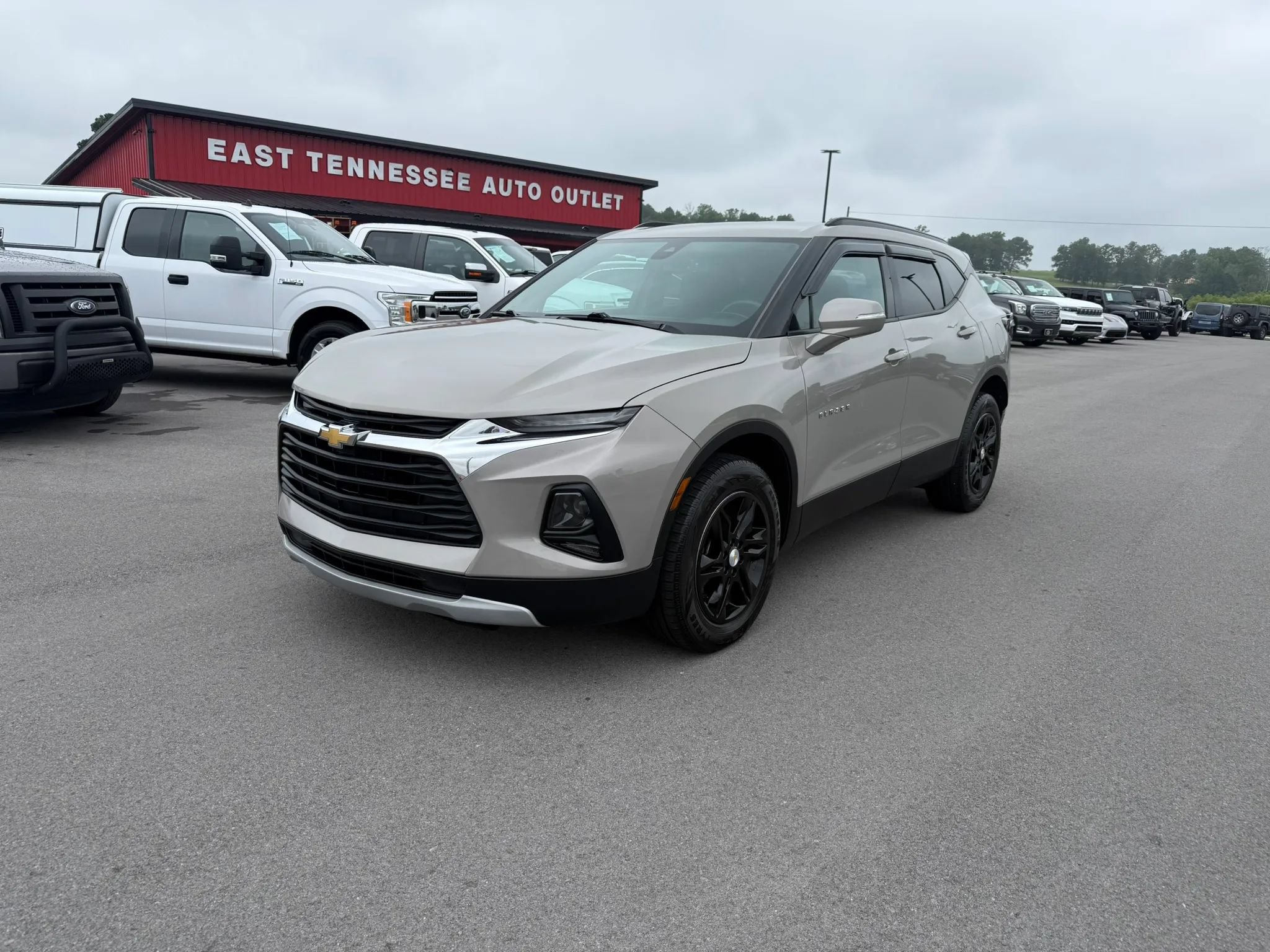 Used 2021 Chevrolet Blazer LT FWD image 2
