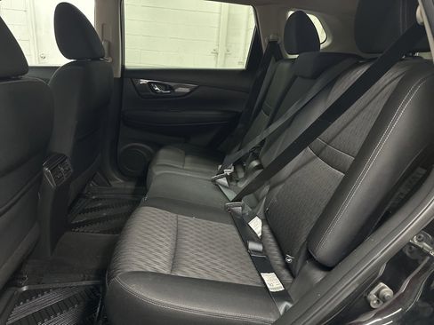 Used 2018 Nissan Rogue SV w/ Premium Package image 22