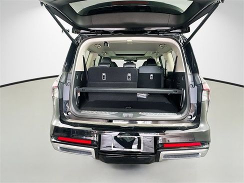 Used 2025 INFINITI QX80 Sensory image 21