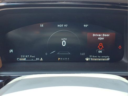 Certified 2023 Lincoln Nautilus Black Label w/ Cargo Utility Package AWD/4WD image 7