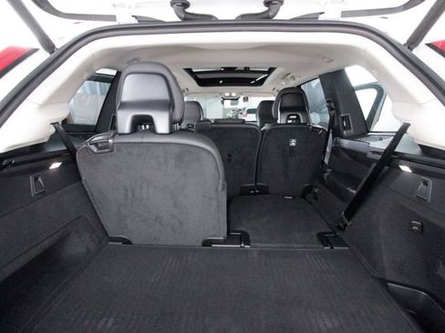 Certified 2025 Volvo XC90 B6 Plus w/ Protection Package Premier image 30