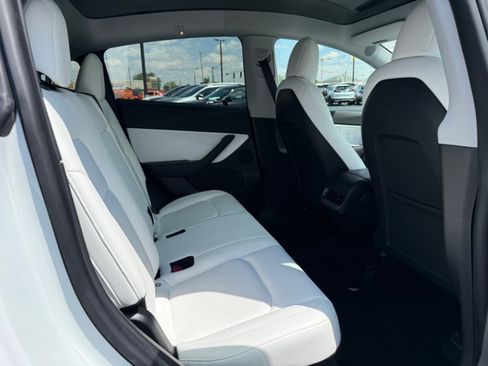 Used 2020 Tesla Model Y Long Range AWD/4WD image 23