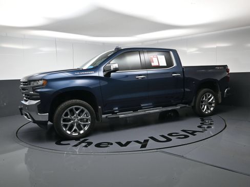 Used 2020 Chevrolet Silverado 1500 LTZ w/ LTZ Plus Package AWD/4WD image 12
